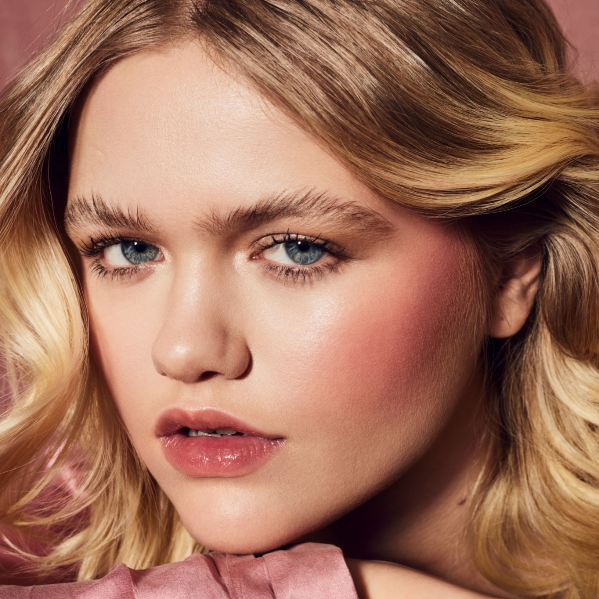 FENTY CHEEKS SUEDE POWDER BLUSH (RUBOR PARA MEJILLAS)